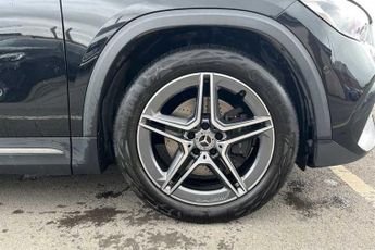 MERCEDES-BENZ GLA 2.0 GLA220d AMG Line (Premium Plus) SUV 5dr Diesel 8G-DCT 4MATIC