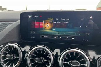 MERCEDES-BENZ GLA 2.0 GLA220d AMG Line (Premium Plus) SUV 5dr Diesel 8G-DCT 4MATIC