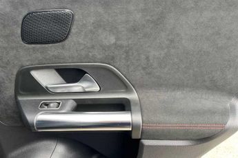 MERCEDES-BENZ GLA 2.0 GLA220d AMG Line (Premium Plus) SUV 5dr Diesel 8G-DCT 4MATIC