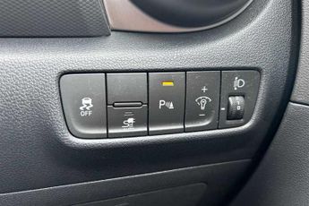 Hyundai KONA 64kWh Premium SUV 5dr Electric Auto (10.5kW Charger) (204 ps)