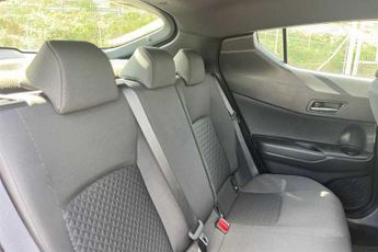 Toyota C-hr 1.8 VVT-h (122 PS) Icon 5 Door Petrol Hybrid SUV Automatic *** 1