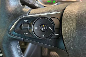 VAUXHALL CROSSLAND 1.2 Turbo Ultimate SUV 5dr Petrol Auto Euro 6 (s/s) (130 ps)