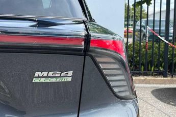 MG MG4 EV 64kWh Trophy Long Range Hatchback 5dr Electric Auto (203 ps)