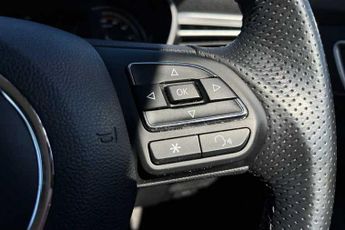 MG MG5 61.1kWh Exclusive Long Range Estate 5dr Electric Auto (156 ps)