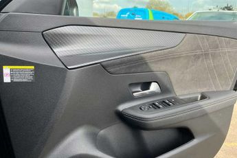 VAUXHALL MOKKA Electric 50kWh Ultimate SUV 5dr Electric Auto (136 ps)