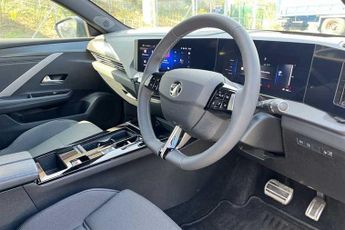 Vauxhall Astra Electric 54kWh GS Hatchback 5dr Electric Auto (156 ps)