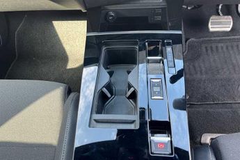 Vauxhall Astra Electric 54kWh GS Hatchback 5dr Electric Auto (156 ps)