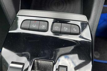 Vauxhall Mokka Electric 50kWh Ultimate SUV 5dr Electric Auto (136 ps)