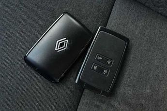 RENAULT CAPTUR 1.6 E-TECH evolution SUV 5dr Petrol Hybrid Auto Euro 6 (s/s) (14