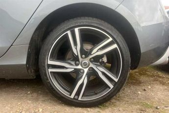 VOLVO V40 1.5 T3 R-Design Edition Hatchback 5dr Petrol Auto Euro 6 (s/s) (