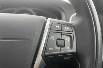 VOLVO V40 1.5 T3 R-Design Edition Hatchback 5dr Petrol Auto Euro 6 (s/s) (