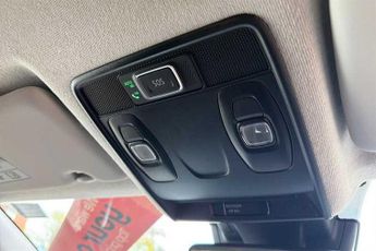 Renault Captur 1.6 E-TECH evolution SUV 5dr Petrol Hybrid Auto Euro 6 (s/s) (14