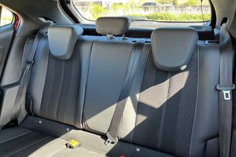 Vauxhall Mokka Electric 50kWh Elite Premium SUV 5dr Electric Auto (136 ps)