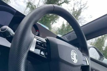 Vauxhall Astra Electric 54kWh Ultimate Hatchback 5dr Electric Auto (156 ps)