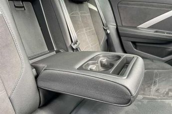 Vauxhall Astra Electric 54kWh Ultimate Hatchback 5dr Electric Auto (156 ps)