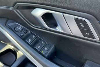 BMW 3 SERIES 2.0 320i M Sport Saloon 4dr Petrol Auto xDrive Euro 6 (s/s) (184