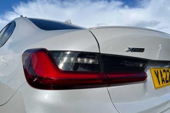 BMW 3 SERIES 2.0 320i M Sport Saloon 4dr Petrol Auto xDrive Euro 6 (s/s) (184