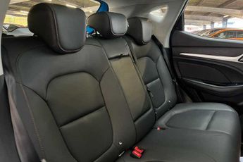 MG ZS 72.6kWh Trophy Long Range SUV 5dr Electric Auto (156 ps)