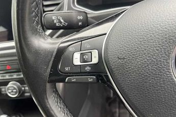 Volkswagen T-Roc T-Roc 1.5 TSi (150 PS) EVO SEL 5 Door Petrol SUV Automatic *** 1