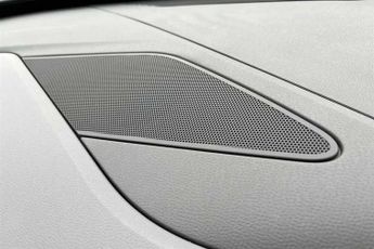 VOLKSWAGEN ID.3 Pro Performance 58kWh Life Hatchback 5dr Electric Auto (204 ps)