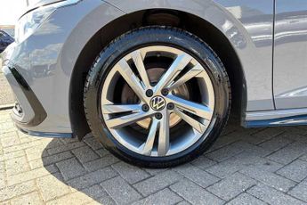 VOLKSWAGEN GOLF 1.5 eTSI MHEV R-Line Hatchback 5dr Petrol Hybrid DSG Euro 6 (s/s