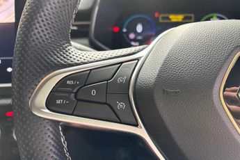 RENAULT CLIO 1.6 E-TECH E-Tech engineered Hatchback 5dr Petrol Hybrid Auto Eu