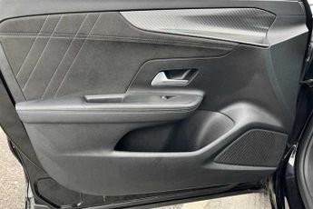 Vauxhall Mokka Electric 50kWh Ultimate SUV 5dr Electric Auto (136 ps)