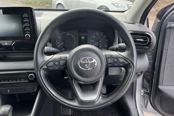 Toyota Yaris 1.5 VVT-h Icon Hatchback 5dr Petrol Hybrid E-CVT Euro 6 (s/s) (1