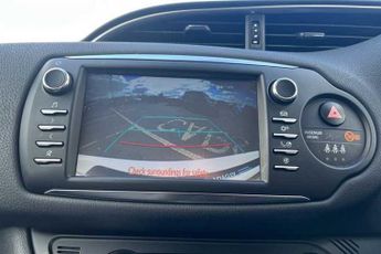 TOYOTA YARIS 1.5 VVT-h Y20 Bi-tone Hatchback 5dr Petrol Hybrid E-CVT Euro 6 (