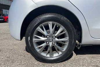 TOYOTA YARIS 1.5 VVT-i Icon Tech Hatchback 5dr Petrol CVT Euro 6 (111 ps)