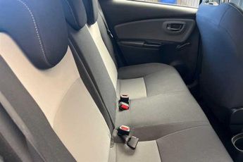 TOYOTA YARIS 1.5 VVT-i Icon Tech Hatchback 5dr Petrol CVT Euro 6 (111 ps)