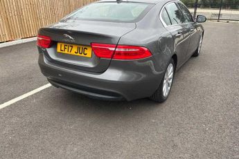 Jaguar XE 2.0d Prestige Saloon 4dr Diesel Auto Euro 6 (s/s) (163 ps)