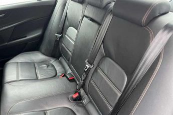 Jaguar XE 2.0d Prestige Saloon 4dr Diesel Auto Euro 6 (s/s) (163 ps)