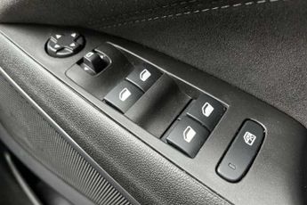 VAUXHALL CROSSLAND 1.5 Turbo D Ultimate SUV 5dr Diesel Auto Euro 6 (s/s) (120 ps)