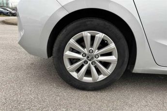 Vauxhall Astra 1.2 Turbo Design Hatchback 5dr Petrol Auto Euro 6 (s/s) (130 ps)