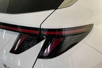Hyundai TUCSON 1.6 h T-GDi 13.8kWh Premium SUV 5dr Petrol Plug-in Hybrid Auto 4