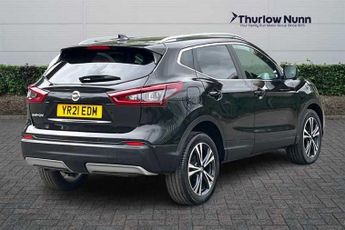 Nissan Qashqai 1.3 DIG-T (160 PS) N-Connecta 5 Door Petrol SUV Automatic *** 1 