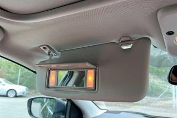 Nissan Qashqai 1.3 DIG-T (160 PS) N-Connecta 5 Door Petrol SUV Automatic *** 1 