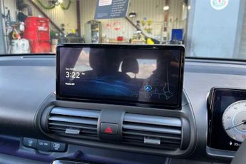 HYUNDAI INSTER Long Range 49kWh 02 SUV 5dr Electric Auto (115 ps)