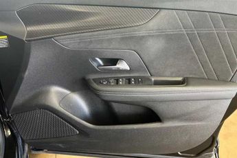 Vauxhall Mokka Electric 50kWh Ultimate SUV 5dr Electric Auto (136 ps)