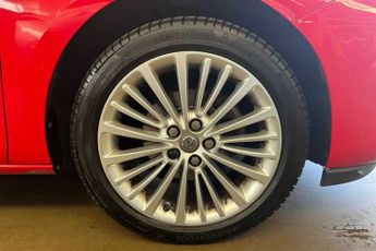 Vauxhall Astra 1.4i Turbo Elite Nav Hatchback 5dr Petrol Auto Euro 6 (s/s) (150