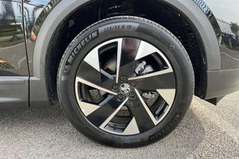 VAUXHALL GRANDLAND 1.2 Ultimate SUV 5dr Petrol Hybrid e-DCT Euro 6 (s/s) (136 ps)