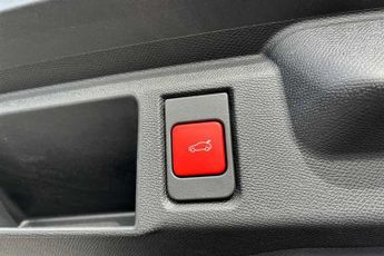 VAUXHALL GRANDLAND 1.2 Ultimate SUV 5dr Petrol Hybrid e-DCT Euro 6 (s/s) (136 ps)