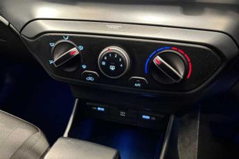 HYUNDAI BAYON 1.0 T-GDi MHEV SE Connect SUV 5dr Petrol Hybrid DCT Euro 6 (s/s)