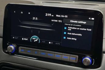 HYUNDAI KONA 39kWh Premium SUV 5dr Electric Auto (10.5kW Charger) (136 ps)