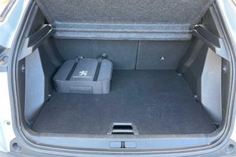 PEUGEOT E-2008 50kWh GT Premium SUV 5dr Electric Auto (7kW Charger) (136 ps)