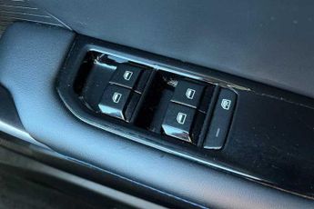 MG MG4 EV 64kWh Trophy Long Range Hatchback 5dr Electric Auto (203 ps)