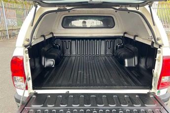 TOYOTA HILUX 2.4 D-4D Icon Pickup Double Cab 4dr Diesel Auto 4WD Euro 6 (150 