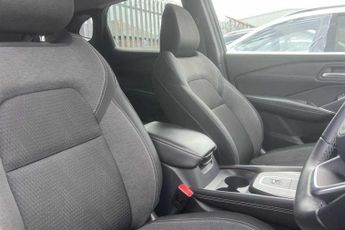 NISSAN QASHQAI 1.3 DIG-T MHEV N-Connecta SUV 5dr Petrol Hybrid XTRON Euro 6 (s/