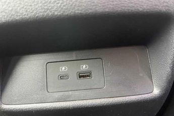 NISSAN QASHQAI 1.3 DIG-T MHEV N-Connecta SUV 5dr Petrol Hybrid XTRON Euro 6 (s/